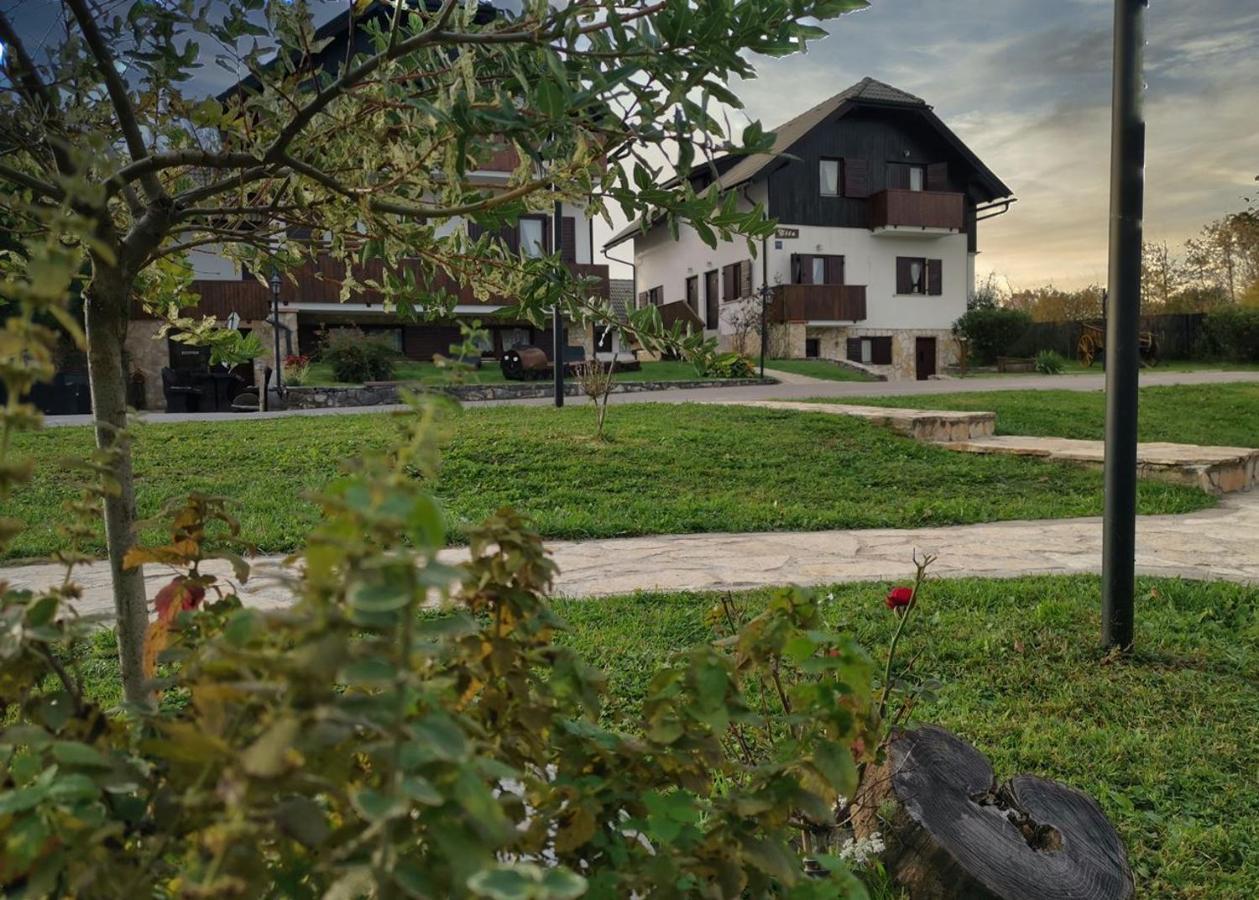 Etno Garden Apartments Plitvica selo Buitenkant foto